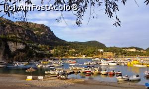 [P03] Portul turistic din Paleokastritsa (Golful Alipa) şi un Submarin Galben, văzute la ceas de seară, când dispare toată agitaţia de peste zi » foto by Lucien
 - 
<span class="allrVoted glyphicon glyphicon-heart hidden" id="av729749"></span>
<a class="m-l-10 hidden" id="sv729749" onclick="voting_Foto_DelVot(,729749,3004)" role="button">șterge vot <span class="glyphicon glyphicon-remove"></span></a>
<a id="v9729749" class=" c-red"  onclick="voting_Foto_SetVot(729749)" role="button"><span class="glyphicon glyphicon-heart-empty"></span> <b>LIKE</b> = Votează poza</a> <img class="hidden"  id="f729749W9" src="/imagini/loader.gif" border="0" /><span class="AjErrMes hidden" id="e729749ErM"></span>