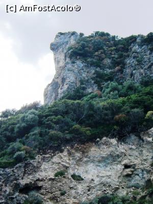 [P07] Stânca cu aspect de cap de maimuţă (King Kong) văzută de la bordul submarinului (probabil că nu am prins cea mai fericită poziţie)  » foto by Lucien
 - 
<span class="allrVoted glyphicon glyphicon-heart hidden" id="av729753"></span>
<a class="m-l-10 hidden" id="sv729753" onclick="voting_Foto_DelVot(,729753,3004)" role="button">șterge vot <span class="glyphicon glyphicon-remove"></span></a>
<a id="v9729753" class=" c-red"  onclick="voting_Foto_SetVot(729753)" role="button"><span class="glyphicon glyphicon-heart-empty"></span> <b>LIKE</b> = Votează poza</a> <img class="hidden"  id="f729753W9" src="/imagini/loader.gif" border="0" /><span class="AjErrMes hidden" id="e729753ErM"></span>