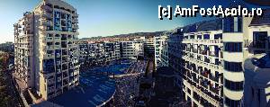 [P01] vedere panoramica de pe scara exterioara a hotelului Chaika din complex.  » foto by alecul
 - 
<span class="allrVoted glyphicon glyphicon-heart hidden" id="av358305"></span>
<a class="m-l-10 hidden" id="sv358305" onclick="voting_Foto_DelVot(,358305,3021)" role="button">șterge vot <span class="glyphicon glyphicon-remove"></span></a>
<a id="v9358305" class=" c-red"  onclick="voting_Foto_SetVot(358305)" role="button"><span class="glyphicon glyphicon-heart-empty"></span> <b>LIKE</b> = Votează poza</a> <img class="hidden"  id="f358305W9" src="/imagini/loader.gif" border="0" /><span class="AjErrMes hidden" id="e358305ErM"></span>
