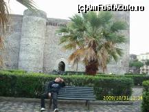 [P01] Poza cu Castelul  Ursino » foto by tonymaestrul*
 - 
<span class="allrVoted glyphicon glyphicon-heart hidden" id="av334063"></span>
<a class="m-l-10 hidden" id="sv334063" onclick="voting_Foto_DelVot(,334063,3109)" role="button">șterge vot <span class="glyphicon glyphicon-remove"></span></a>
<a id="v9334063" class=" c-red"  onclick="voting_Foto_SetVot(334063)" role="button"><span class="glyphicon glyphicon-heart-empty"></span> <b>LIKE</b> = Votează poza</a> <img class="hidden"  id="f334063W9" src="/imagini/loader.gif" border="0" /><span class="AjErrMes hidden" id="e334063ErM"></span>