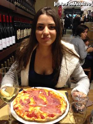 [P10] Pizza Etna- iuteeee » foto by Dogaru Anca
 - 
<span class="allrVoted glyphicon glyphicon-heart hidden" id="av486432"></span>
<a class="m-l-10 hidden" id="sv486432" onclick="voting_Foto_DelVot(,486432,3109)" role="button">șterge vot <span class="glyphicon glyphicon-remove"></span></a>
<a id="v9486432" class=" c-red"  onclick="voting_Foto_SetVot(486432)" role="button"><span class="glyphicon glyphicon-heart-empty"></span> <b>LIKE</b> = Votează poza</a> <img class="hidden"  id="f486432W9" src="/imagini/loader.gif" border="0" /><span class="AjErrMes hidden" id="e486432ErM"></span>