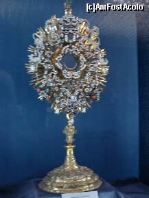 [P24] Praga - Manastirea Loreta - ostensoriu cu perle si coral » foto by Diaura*
 - 
<span class="allrVoted glyphicon glyphicon-heart hidden" id="av286937"></span>
<a class="m-l-10 hidden" id="sv286937" onclick="voting_Foto_DelVot(,286937,3167)" role="button">șterge vot <span class="glyphicon glyphicon-remove"></span></a>
<a id="v9286937" class=" c-red"  onclick="voting_Foto_SetVot(286937)" role="button"><span class="glyphicon glyphicon-heart-empty"></span> <b>LIKE</b> = Votează poza</a> <img class="hidden"  id="f286937W9" src="/imagini/loader.gif" border="0" /><span class="AjErrMes hidden" id="e286937ErM"></span>