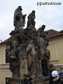 [P12] Praga - una din statuile de pe podul Carol » foto by Diaura*
 - 
<span class="allrVoted glyphicon glyphicon-heart hidden" id="av288605"></span>
<a class="m-l-10 hidden" id="sv288605" onclick="voting_Foto_DelVot(,288605,3167)" role="button">șterge vot <span class="glyphicon glyphicon-remove"></span></a>
<a id="v9288605" class=" c-red"  onclick="voting_Foto_SetVot(288605)" role="button"><span class="glyphicon glyphicon-heart-empty"></span> <b>LIKE</b> = Votează poza</a> <img class="hidden"  id="f288605W9" src="/imagini/loader.gif" border="0" /><span class="AjErrMes hidden" id="e288605ErM"></span>