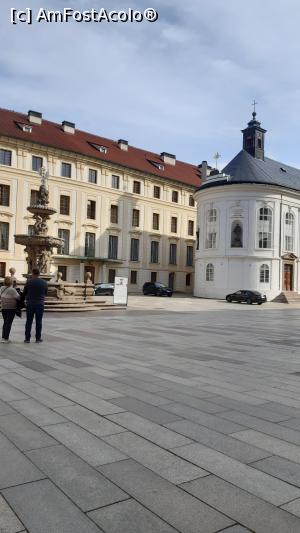 [P10] A doua curte: Capela Sfintei Cruci și F&acirc;nt&acirc;na lui Kohl » foto by Carmen Ion
 - 
<span class="allrVoted glyphicon glyphicon-heart hidden" id="av1286924"></span>
<a class="m-l-10 hidden" id="sv1286924" onclick="voting_Foto_DelVot(,1286924,3167)" role="button">șterge vot <span class="glyphicon glyphicon-remove"></span></a>
<a id="v91286924" class=" c-red"  onclick="voting_Foto_SetVot(1286924)" role="button"><span class="glyphicon glyphicon-heart-empty"></span> <b>LIKE</b> = Votează poza</a> <img class="hidden"  id="f1286924W9" src="/imagini/loader.gif" border="0" /><span class="AjErrMes hidden" id="e1286924ErM"></span>