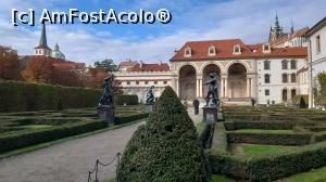 [P02] Catedrala (drapta sus) se vede din multe puncte din oraș: aici, din Grădina Wallenstein » foto by Carmen Ion
 - 
<span class="allrVoted glyphicon glyphicon-heart hidden" id="av1286916"></span>
<a class="m-l-10 hidden" id="sv1286916" onclick="voting_Foto_DelVot(,1286916,3167)" role="button">șterge vot <span class="glyphicon glyphicon-remove"></span></a>
<a id="v91286916" class=" c-red"  onclick="voting_Foto_SetVot(1286916)" role="button"><span class="glyphicon glyphicon-heart-empty"></span> <b>LIKE</b> = Votează poza</a> <img class="hidden"  id="f1286916W9" src="/imagini/loader.gif" border="0" /><span class="AjErrMes hidden" id="e1286916ErM"></span>