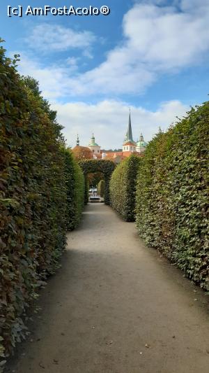 [P08] Palatul și grădina Wallenstein - &icirc;n fundal, Biserica Sf. Nicolae » foto by Carmen Ion
 - 
<span class="allrVoted glyphicon glyphicon-heart hidden" id="av1287389"></span>
<a class="m-l-10 hidden" id="sv1287389" onclick="voting_Foto_DelVot(,1287389,3167)" role="button">șterge vot <span class="glyphicon glyphicon-remove"></span></a>
<a id="v91287389" class=" c-red"  onclick="voting_Foto_SetVot(1287389)" role="button"><span class="glyphicon glyphicon-heart-empty"></span> <b>LIKE</b> = Votează poza</a> <img class="hidden"  id="f1287389W9" src="/imagini/loader.gif" border="0" /><span class="AjErrMes hidden" id="e1287389ErM"></span>