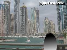 [P06] Dubai Marina - imagine de pe podul ce traverseaza lacul interior al 'cartierului'. Macaralele erau in floare, iar zgomotul pe masura, sau poate eram noi cam obositi si le vedeam/auzeam pe toate ... » foto by AndreeaG
 - 
<span class="allrVoted glyphicon glyphicon-heart hidden" id="av284894"></span>
<a class="m-l-10 hidden" id="sv284894" onclick="voting_Foto_DelVot(,284894,3199)" role="button">șterge vot <span class="glyphicon glyphicon-remove"></span></a>
<a id="v9284894" class=" c-red"  onclick="voting_Foto_SetVot(284894)" role="button"><span class="glyphicon glyphicon-heart-empty"></span> <b>LIKE</b> = Votează poza</a> <img class="hidden"  id="f284894W9" src="/imagini/loader.gif" border="0" /><span class="AjErrMes hidden" id="e284894ErM"></span>