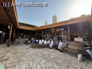 [P34] O mică piațetă și localnici odihnindu-se » foto by AZE
 - 
<span class="allrVoted glyphicon glyphicon-heart hidden" id="av1502814"></span>
<a class="m-l-10 hidden" id="sv1502814" onclick="voting_Foto_DelVot(,1502814,3199)" role="button">șterge vot <span class="glyphicon glyphicon-remove"></span></a>
<a id="v91502814" class=" c-red"  onclick="voting_Foto_SetVot(1502814)" role="button"><span class="glyphicon glyphicon-heart-empty"></span> <b>LIKE</b> = Votează poza</a> <img class="hidden"  id="f1502814W9" src="/imagini/loader.gif" border="0" /><span class="AjErrMes hidden" id="e1502814ErM"></span>