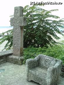 [P51] Tron si cruce in fata fumatoriei - Balcik » foto by essib*
 - 
<span class="allrVoted glyphicon glyphicon-heart hidden" id="av288201"></span>
<a class="m-l-10 hidden" id="sv288201" onclick="voting_Foto_DelVot(,288201,3210)" role="button">șterge vot <span class="glyphicon glyphicon-remove"></span></a>
<a id="v9288201" class=" c-red"  onclick="voting_Foto_SetVot(288201)" role="button"><span class="glyphicon glyphicon-heart-empty"></span> <b>LIKE</b> = Votează poza</a> <img class="hidden"  id="f288201W9" src="/imagini/loader.gif" border="0" /><span class="AjErrMes hidden" id="e288201ErM"></span>