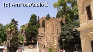 [P32] Intrarea la Alcazaba. » foto by ovidiuyepi
 - 
<span class="allrVoted glyphicon glyphicon-heart hidden" id="av1547336"></span>
<a class="m-l-10 hidden" id="sv1547336" onclick="voting_Foto_DelVot(,1547336,3219)" role="button">șterge vot <span class="glyphicon glyphicon-remove"></span></a>
<a id="v91547336" class=" c-red"  onclick="voting_Foto_SetVot(1547336)" role="button"><span class="glyphicon glyphicon-heart-empty"></span> <b>LIKE</b> = Votează poza</a> <img class="hidden"  id="f1547336W9" src="/imagini/loader.gif" border="0" /><span class="AjErrMes hidden" id="e1547336ErM"></span>