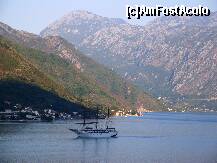 [P02] golful Kotor dimineata, de pe terasa » foto by Alexandru G.*
 - 
<span class="allrVoted glyphicon glyphicon-heart hidden" id="av290506"></span>
<a class="m-l-10 hidden" id="sv290506" onclick="voting_Foto_DelVot(,290506,3229)" role="button">șterge vot <span class="glyphicon glyphicon-remove"></span></a>
<a id="v9290506" class=" c-red"  onclick="voting_Foto_SetVot(290506)" role="button"><span class="glyphicon glyphicon-heart-empty"></span> <b>LIKE</b> = Votează poza</a> <img class="hidden"  id="f290506W9" src="/imagini/loader.gif" border="0" /><span class="AjErrMes hidden" id="e290506ErM"></span>
