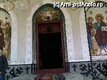 [P05] Biserica Petrova - Intrarea in biserica. » foto by creivean
 - 
<span class="allrVoted glyphicon glyphicon-heart hidden" id="av69974"></span>
<a class="m-l-10 hidden" id="sv69974" onclick="voting_Foto_DelVot(,69974,3234)" role="button">șterge vot <span class="glyphicon glyphicon-remove"></span></a>
<a id="v969974" class=" c-red"  onclick="voting_Foto_SetVot(69974)" role="button"><span class="glyphicon glyphicon-heart-empty"></span> <b>LIKE</b> = Votează poza</a> <img class="hidden"  id="f69974W9" src="/imagini/loader.gif" border="0" /><span class="AjErrMes hidden" id="e69974ErM"></span>