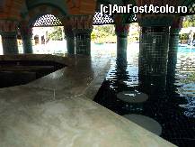 [P01] barul din apa de la piscina Kamelya, scaunele sunt cam la 10 cm sub apa, fotografia e facuta seara, ziua o perdea de apa curge de pe acoperis inconjurand barul » foto by gl25mir
 - 
<span class="allrVoted glyphicon glyphicon-heart hidden" id="av338567"></span>
<a class="m-l-10 hidden" id="sv338567" onclick="voting_Foto_DelVot(,338567,3242)" role="button">șterge vot <span class="glyphicon glyphicon-remove"></span></a>
<a id="v9338567" class=" c-red"  onclick="voting_Foto_SetVot(338567)" role="button"><span class="glyphicon glyphicon-heart-empty"></span> <b>LIKE</b> = Votează poza</a> <img class="hidden"  id="f338567W9" src="/imagini/loader.gif" border="0" /><span class="AjErrMes hidden" id="e338567ErM"></span>