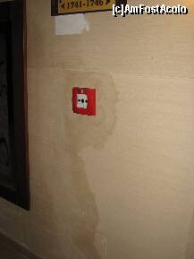 [P16] in holul vilei ,desi peretii erau acoperiti cu un praf de piatra se obs cum s-a infiltrat apa » foto by oanat82
 - 
<span class="allrVoted glyphicon glyphicon-heart hidden" id="av257894"></span>
<a class="m-l-10 hidden" id="sv257894" onclick="voting_Foto_DelVot(,257894,3242)" role="button">șterge vot <span class="glyphicon glyphicon-remove"></span></a>
<a id="v9257894" class=" c-red"  onclick="voting_Foto_SetVot(257894)" role="button"><span class="glyphicon glyphicon-heart-empty"></span> <b>LIKE</b> = Votează poza</a> <img class="hidden"  id="f257894W9" src="/imagini/loader.gif" border="0" /><span class="AjErrMes hidden" id="e257894ErM"></span>