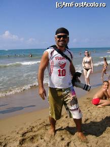 [P22] prietenul nostru Yasin fotograful, se straduia sa intrebe in romaneste 'ce faci'... » foto by ramo
 - 
<span class="allrVoted glyphicon glyphicon-heart hidden" id="av18138"></span>
<a class="m-l-10 hidden" id="sv18138" onclick="voting_Foto_DelVot(,18138,3242)" role="button">șterge vot <span class="glyphicon glyphicon-remove"></span></a>
<a id="v918138" class=" c-red"  onclick="voting_Foto_SetVot(18138)" role="button"><span class="glyphicon glyphicon-heart-empty"></span> <b>LIKE</b> = Votează poza</a> <img class="hidden"  id="f18138W9" src="/imagini/loader.gif" border="0" /><span class="AjErrMes hidden" id="e18138ErM"></span>