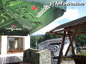 [P09] Terasa Hotelului Acvila, se poate ajunge direct din hotel trecand prin receptie si restaurant sau se poate intra din aleea din stanga.  » foto by nadiaandreea
 - 
<span class="allrVoted glyphicon glyphicon-heart hidden" id="av449077"></span>
<a class="m-l-10 hidden" id="sv449077" onclick="voting_Foto_DelVot(,449077,3243)" role="button">șterge vot <span class="glyphicon glyphicon-remove"></span></a>
<a id="v9449077" class=" c-red"  onclick="voting_Foto_SetVot(449077)" role="button"><span class="glyphicon glyphicon-heart-empty"></span> <b>LIKE</b> = Votează poza</a> <img class="hidden"  id="f449077W9" src="/imagini/loader.gif" border="0" /><span class="AjErrMes hidden" id="e449077ErM"></span>