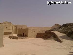 [P25] Bahla Fort » foto by Mirna
 - 
<span class="allrVoted glyphicon glyphicon-heart hidden" id="av624802"></span>
<a class="m-l-10 hidden" id="sv624802" onclick="voting_Foto_DelVot(,624802,3254)" role="button">șterge vot <span class="glyphicon glyphicon-remove"></span></a>
<a id="v9624802" class=" c-red"  onclick="voting_Foto_SetVot(624802)" role="button"><span class="glyphicon glyphicon-heart-empty"></span> <b>LIKE</b> = Votează poza</a> <img class="hidden"  id="f624802W9" src="/imagini/loader.gif" border="0" /><span class="AjErrMes hidden" id="e624802ErM"></span>