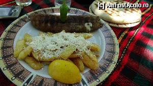 [P55] Ați ghicit ce este? Vă spui eu... una bucată de chiftea din carne de porc amestec cu vită, străpunsă de-un ardei iute foc de prinzi din urmă Acceleratul de Caracal. Acu' precum vă zisei, ce-o căta lămâia aia colo, tot nu pricepui... 
Lipia aia în schimb îi mortală...  » foto by bog68
 - 
<span class="allrVoted glyphicon glyphicon-heart hidden" id="av368074"></span>
<a class="m-l-10 hidden" id="sv368074" onclick="voting_Foto_DelVot(,368074,3346)" role="button">șterge vot <span class="glyphicon glyphicon-remove"></span></a>
<a id="v9368074" class=" c-red"  onclick="voting_Foto_SetVot(368074)" role="button"><span class="glyphicon glyphicon-heart-empty"></span> <b>LIKE</b> = Votează poza</a> <img class="hidden"  id="f368074W9" src="/imagini/loader.gif" border="0" /><span class="AjErrMes hidden" id="e368074ErM"></span>