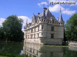 [P04] Valea Loarei - Azay-le-Rideau - dulce armonie și eleganță în mijlocul apelor liniștite ale râului Indre.  » foto by doina_c24
 - 
<span class="allrVoted glyphicon glyphicon-heart hidden" id="av405157"></span>
<a class="m-l-10 hidden" id="sv405157" onclick="voting_Foto_DelVot(,405157,3364)" role="button">șterge vot <span class="glyphicon glyphicon-remove"></span></a>
<a id="v9405157" class=" c-red"  onclick="voting_Foto_SetVot(405157)" role="button"><span class="glyphicon glyphicon-heart-empty"></span> <b>LIKE</b> = Votează poza</a> <img class="hidden"  id="f405157W9" src="/imagini/loader.gif" border="0" /><span class="AjErrMes hidden" id="e405157ErM"></span>