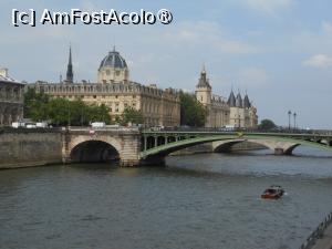 [P17] Paris - Sena și unul dintre cele 9 poduri. » foto by iulianic
 - 
<span class="allrVoted glyphicon glyphicon-heart hidden" id="av1432493"></span>
<a class="m-l-10 hidden" id="sv1432493" onclick="voting_Foto_DelVot(,1432493,3364)" role="button">șterge vot <span class="glyphicon glyphicon-remove"></span></a>
<a id="v91432493" class=" c-red"  onclick="voting_Foto_SetVot(1432493)" role="button"><span class="glyphicon glyphicon-heart-empty"></span> <b>LIKE</b> = Votează poza</a> <img class="hidden"  id="f1432493W9" src="/imagini/loader.gif" border="0" /><span class="AjErrMes hidden" id="e1432493ErM"></span>