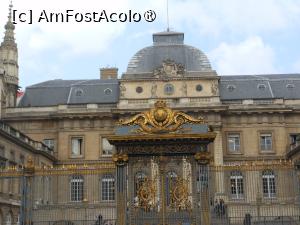 [P19] Paris - Palatul de Justiție. » foto by iulianic
 - 
<span class="allrVoted glyphicon glyphicon-heart hidden" id="av1432495"></span>
<a class="m-l-10 hidden" id="sv1432495" onclick="voting_Foto_DelVot(,1432495,3364)" role="button">șterge vot <span class="glyphicon glyphicon-remove"></span></a>
<a id="v91432495" class=" c-red"  onclick="voting_Foto_SetVot(1432495)" role="button"><span class="glyphicon glyphicon-heart-empty"></span> <b>LIKE</b> = Votează poza</a> <img class="hidden"  id="f1432495W9" src="/imagini/loader.gif" border="0" /><span class="AjErrMes hidden" id="e1432495ErM"></span>