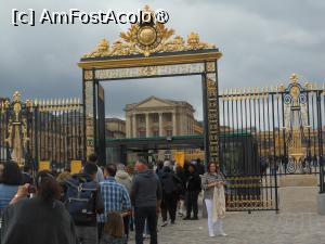[P05] Palatul Versailles - Intrarea și coada de la intrare. » foto by iulianic
 - 
<span class="allrVoted glyphicon glyphicon-heart hidden" id="av1432481"></span>
<a class="m-l-10 hidden" id="sv1432481" onclick="voting_Foto_DelVot(,1432481,3364)" role="button">șterge vot <span class="glyphicon glyphicon-remove"></span></a>
<a id="v91432481" class=" c-red"  onclick="voting_Foto_SetVot(1432481)" role="button"><span class="glyphicon glyphicon-heart-empty"></span> <b>LIKE</b> = Votează poza</a> <img class="hidden"  id="f1432481W9" src="/imagini/loader.gif" border="0" /><span class="AjErrMes hidden" id="e1432481ErM"></span>