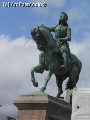 [P07] Orléans - Ioana d'Arc, eroina de la Orléans. » foto by iulianic
 - 
<span class="allrVoted glyphicon glyphicon-heart hidden" id="av1432483"></span>
<a class="m-l-10 hidden" id="sv1432483" onclick="voting_Foto_DelVot(,1432483,3364)" role="button">șterge vot <span class="glyphicon glyphicon-remove"></span></a>
<a id="v91432483" class=" c-red"  onclick="voting_Foto_SetVot(1432483)" role="button"><span class="glyphicon glyphicon-heart-empty"></span> <b>LIKE</b> = Votează poza</a> <img class="hidden"  id="f1432483W9" src="/imagini/loader.gif" border="0" /><span class="AjErrMes hidden" id="e1432483ErM"></span>