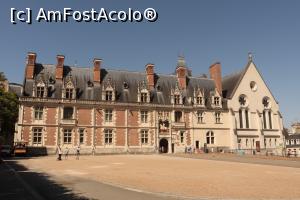 [P16] Intrarea la Castelul din Blois » foto by DanSta
 - 
<span class="allrVoted glyphicon glyphicon-heart hidden" id="av1175334"></span>
<a class="m-l-10 hidden" id="sv1175334" onclick="voting_Foto_DelVot(,1175334,3364)" role="button">șterge vot <span class="glyphicon glyphicon-remove"></span></a>
<a id="v91175334" class=" c-red"  onclick="voting_Foto_SetVot(1175334)" role="button"><span class="glyphicon glyphicon-heart-empty"></span> <b>LIKE</b> = Votează poza</a> <img class="hidden"  id="f1175334W9" src="/imagini/loader.gif" border="0" /><span class="AjErrMes hidden" id="e1175334ErM"></span>