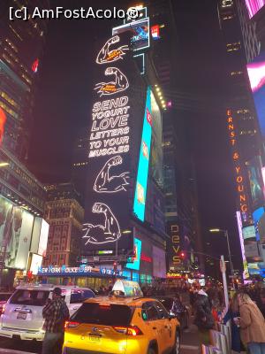 [P28] Times Square » foto by robert
 - 
<span class="allrVoted glyphicon glyphicon-heart hidden" id="av1150787"></span>
<a class="m-l-10 hidden" id="sv1150787" onclick="voting_Foto_DelVot(,1150787,3385)" role="button">șterge vot <span class="glyphicon glyphicon-remove"></span></a>
<a id="v91150787" class=" c-red"  onclick="voting_Foto_SetVot(1150787)" role="button"><span class="glyphicon glyphicon-heart-empty"></span> <b>LIKE</b> = Votează poza</a> <img class="hidden"  id="f1150787W9" src="/imagini/loader.gif" border="0" /><span class="AjErrMes hidden" id="e1150787ErM"></span>