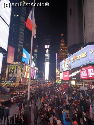 [P33] Times Square » foto by robert
 - 
<span class="allrVoted glyphicon glyphicon-heart hidden" id="av1150792"></span>
<a class="m-l-10 hidden" id="sv1150792" onclick="voting_Foto_DelVot(,1150792,3385)" role="button">șterge vot <span class="glyphicon glyphicon-remove"></span></a>
<a id="v91150792" class=" c-red"  onclick="voting_Foto_SetVot(1150792)" role="button"><span class="glyphicon glyphicon-heart-empty"></span> <b>LIKE</b> = Votează poza</a> <img class="hidden"  id="f1150792W9" src="/imagini/loader.gif" border="0" /><span class="AjErrMes hidden" id="e1150792ErM"></span>