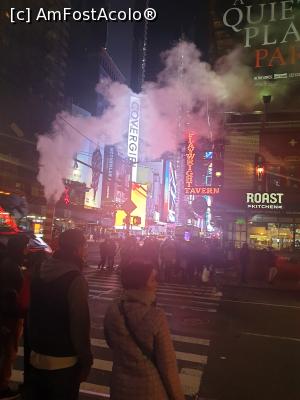 [P08] la pas prin Times Square » foto by robert
 - 
<span class="allrVoted glyphicon glyphicon-heart hidden" id="av1166762"></span>
<a class="m-l-10 hidden" id="sv1166762" onclick="voting_Foto_DelVot(,1166762,3385)" role="button">șterge vot <span class="glyphicon glyphicon-remove"></span></a>
<a id="v91166762" class=" c-red"  onclick="voting_Foto_SetVot(1166762)" role="button"><span class="glyphicon glyphicon-heart-empty"></span> <b>LIKE</b> = Votează poza</a> <img class="hidden"  id="f1166762W9" src="/imagini/loader.gif" border="0" /><span class="AjErrMes hidden" id="e1166762ErM"></span>