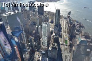 [P01] Biserica Trinity vazuta de pe One World Observatory (centru stanga) este inconjurata de zgarie nori.  » foto by AZE
 - 
<span class="allrVoted glyphicon glyphicon-heart hidden" id="av721597"></span>
<a class="m-l-10 hidden" id="sv721597" onclick="voting_Foto_DelVot(,721597,3385)" role="button">șterge vot <span class="glyphicon glyphicon-remove"></span></a>
<a id="v9721597" class=" c-red"  onclick="voting_Foto_SetVot(721597)" role="button"><span class="glyphicon glyphicon-heart-empty"></span> <b>LIKE</b> = Votează poza</a> <img class="hidden"  id="f721597W9" src="/imagini/loader.gif" border="0" /><span class="AjErrMes hidden" id="e721597ErM"></span>