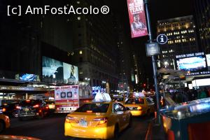 [P28] O ambulanta incearca sa isi faca loc printre masini » foto by AZE
 - 
<span class="allrVoted glyphicon glyphicon-heart hidden" id="av723208"></span>
<a class="m-l-10 hidden" id="sv723208" onclick="voting_Foto_DelVot(,723208,3385)" role="button">șterge vot <span class="glyphicon glyphicon-remove"></span></a>
<a id="v9723208" class=" c-red"  onclick="voting_Foto_SetVot(723208)" role="button"><span class="glyphicon glyphicon-heart-empty"></span> <b>LIKE</b> = Votează poza</a> <img class="hidden"  id="f723208W9" src="/imagini/loader.gif" border="0" /><span class="AjErrMes hidden" id="e723208ErM"></span>