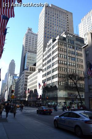 [P23] 7th Avenue-cladirile din dreapta apartin tot de centrul Rockefeller » foto by AZE
 - 
<span class="allrVoted glyphicon glyphicon-heart hidden" id="av765632"></span>
<a class="m-l-10 hidden" id="sv765632" onclick="voting_Foto_DelVot(,765632,3385)" role="button">șterge vot <span class="glyphicon glyphicon-remove"></span></a>
<a id="v9765632" class=" c-red"  onclick="voting_Foto_SetVot(765632)" role="button"><span class="glyphicon glyphicon-heart-empty"></span> <b>LIKE</b> = Votează poza</a> <img class="hidden"  id="f765632W9" src="/imagini/loader.gif" border="0" /><span class="AjErrMes hidden" id="e765632ErM"></span>