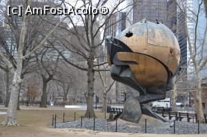 [P28] Sfera din Battery Parc (pana in 11 sept 2001 a stat in Austin J Tobin Plaza de sub gemeni (WTC 1 si 2) si se afla in starea in care a fost scos de sub daramaturi)  » foto by AZE
 - 
<span class="allrVoted glyphicon glyphicon-heart hidden" id="av797745"></span>
<a class="m-l-10 hidden" id="sv797745" onclick="voting_Foto_DelVot(,797745,3385)" role="button">șterge vot <span class="glyphicon glyphicon-remove"></span></a>
<a id="v9797745" class=" c-red"  onclick="voting_Foto_SetVot(797745)" role="button"><span class="glyphicon glyphicon-heart-empty"></span> <b>LIKE</b> = Votează poza</a> <img class="hidden"  id="f797745W9" src="/imagini/loader.gif" border="0" /><span class="AjErrMes hidden" id="e797745ErM"></span>