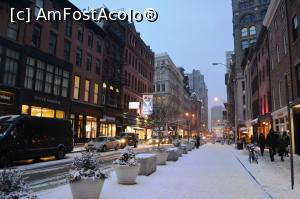 [P14] Broadway în apropiere de Union Sq.  » foto by AZE
 - 
<span class="allrVoted glyphicon glyphicon-heart hidden" id="av935543"></span>
<a class="m-l-10 hidden" id="sv935543" onclick="voting_Foto_DelVot(,935543,3385)" role="button">șterge vot <span class="glyphicon glyphicon-remove"></span></a>
<a id="v9935543" class=" c-red"  onclick="voting_Foto_SetVot(935543)" role="button"><span class="glyphicon glyphicon-heart-empty"></span> <b>LIKE</b> = Votează poza</a> <img class="hidden"  id="f935543W9" src="/imagini/loader.gif" border="0" /><span class="AjErrMes hidden" id="e935543ErM"></span>