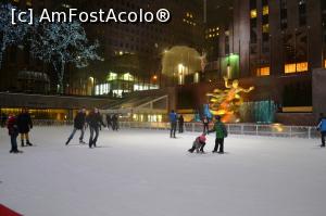 [P05] Distracție la patinoar-de la Rockefeller Center » foto by AZE
 - 
<span class="allrVoted glyphicon glyphicon-heart hidden" id="av935534"></span>
<a class="m-l-10 hidden" id="sv935534" onclick="voting_Foto_DelVot(,935534,3385)" role="button">șterge vot <span class="glyphicon glyphicon-remove"></span></a>
<a id="v9935534" class=" c-red"  onclick="voting_Foto_SetVot(935534)" role="button"><span class="glyphicon glyphicon-heart-empty"></span> <b>LIKE</b> = Votează poza</a> <img class="hidden"  id="f935534W9" src="/imagini/loader.gif" border="0" /><span class="AjErrMes hidden" id="e935534ErM"></span>