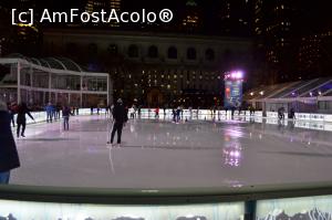 [P60] Patinoarul din Bryant Park » foto by AZE
 - 
<span class="allrVoted glyphicon glyphicon-heart hidden" id="av935591"></span>
<a class="m-l-10 hidden" id="sv935591" onclick="voting_Foto_DelVot(,935591,3385)" role="button">șterge vot <span class="glyphicon glyphicon-remove"></span></a>
<a id="v9935591" class=" c-red"  onclick="voting_Foto_SetVot(935591)" role="button"><span class="glyphicon glyphicon-heart-empty"></span> <b>LIKE</b> = Votează poza</a> <img class="hidden"  id="f935591W9" src="/imagini/loader.gif" border="0" /><span class="AjErrMes hidden" id="e935591ErM"></span>