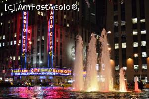 [P02] Radio City Music Hall-piața din fața ambasadei din Canada și 6th Avenue » foto by AZE
 - 
<span class="allrVoted glyphicon glyphicon-heart hidden" id="av946862"></span>
<a class="m-l-10 hidden" id="sv946862" onclick="voting_Foto_DelVot(,946862,3385)" role="button">șterge vot <span class="glyphicon glyphicon-remove"></span></a>
<a id="v9946862" class=" c-red"  onclick="voting_Foto_SetVot(946862)" role="button"><span class="glyphicon glyphicon-heart-empty"></span> <b>LIKE</b> = Votează poza</a> <img class="hidden"  id="f946862W9" src="/imagini/loader.gif" border="0" /><span class="AjErrMes hidden" id="e946862ErM"></span>