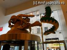 [P25] Magazin Lego in Rockefeller Center - statuile sunt din piese Lego » foto by delia58
 - 
<span class="allrVoted glyphicon glyphicon-heart hidden" id="av222534"></span>
<a class="m-l-10 hidden" id="sv222534" onclick="voting_Foto_DelVot(,222534,3385)" role="button">șterge vot <span class="glyphicon glyphicon-remove"></span></a>
<a id="v9222534" class=" c-red"  onclick="voting_Foto_SetVot(222534)" role="button"><span class="glyphicon glyphicon-heart-empty"></span> <b>LIKE</b> = Votează poza</a> <img class="hidden"  id="f222534W9" src="/imagini/loader.gif" border="0" /><span class="AjErrMes hidden" id="e222534ErM"></span>