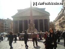 [P26] Roma - Piazza Pantheon di Agripa » foto by popescu.borsa*
 - 
<span class="allrVoted glyphicon glyphicon-heart hidden" id="av191223"></span>
<a class="m-l-10 hidden" id="sv191223" onclick="voting_Foto_DelVot(,191223,3406)" role="button">șterge vot <span class="glyphicon glyphicon-remove"></span></a>
<a id="v9191223" class=" c-red"  onclick="voting_Foto_SetVot(191223)" role="button"><span class="glyphicon glyphicon-heart-empty"></span> <b>LIKE</b> = Votează poza</a> <img class="hidden"  id="f191223W9" src="/imagini/loader.gif" border="0" /><span class="AjErrMes hidden" id="e191223ErM"></span>