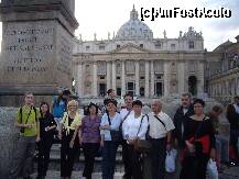 [P05] Poza de grup in splendida Piata  San Pietro a Vaticanului » foto by camelia p
 - 
<span class="allrVoted glyphicon glyphicon-heart hidden" id="av156158"></span>
<a class="m-l-10 hidden" id="sv156158" onclick="voting_Foto_DelVot(,156158,3406)" role="button">șterge vot <span class="glyphicon glyphicon-remove"></span></a>
<a id="v9156158" class=" c-red"  onclick="voting_Foto_SetVot(156158)" role="button"><span class="glyphicon glyphicon-heart-empty"></span> <b>LIKE</b> = Votează poza</a> <img class="hidden"  id="f156158W9" src="/imagini/loader.gif" border="0" /><span class="AjErrMes hidden" id="e156158ErM"></span>