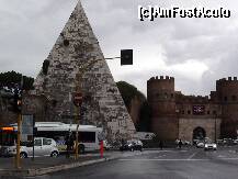 [P14] O piramida in ROMA? » foto by roth
 - 
<span class="allrVoted glyphicon glyphicon-heart hidden" id="av172020"></span>
<a class="m-l-10 hidden" id="sv172020" onclick="voting_Foto_DelVot(,172020,3406)" role="button">șterge vot <span class="glyphicon glyphicon-remove"></span></a>
<a id="v9172020" class=" c-red"  onclick="voting_Foto_SetVot(172020)" role="button"><span class="glyphicon glyphicon-heart-empty"></span> <b>LIKE</b> = Votează poza</a> <img class="hidden"  id="f172020W9" src="/imagini/loader.gif" border="0" /><span class="AjErrMes hidden" id="e172020ErM"></span>