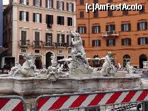 [P08] in piazza NAVONA » foto by roth
 - 
<span class="allrVoted glyphicon glyphicon-heart hidden" id="av172014"></span>
<a class="m-l-10 hidden" id="sv172014" onclick="voting_Foto_DelVot(,172014,3406)" role="button">șterge vot <span class="glyphicon glyphicon-remove"></span></a>
<a id="v9172014" class=" c-red"  onclick="voting_Foto_SetVot(172014)" role="button"><span class="glyphicon glyphicon-heart-empty"></span> <b>LIKE</b> = Votează poza</a> <img class="hidden"  id="f172014W9" src="/imagini/loader.gif" border="0" /><span class="AjErrMes hidden" id="e172014ErM"></span>