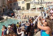[P11] FONTANA DI TREVI- IN ACEL MOMENT CHIAR ERA PUTINA LUME IN COMPARATIE CU CE ESTE SEARA » foto by guesswhoo*
 - 
<span class="allrVoted glyphicon glyphicon-heart hidden" id="av238885"></span>
<a class="m-l-10 hidden" id="sv238885" onclick="voting_Foto_DelVot(,238885,3406)" role="button">șterge vot <span class="glyphicon glyphicon-remove"></span></a>
<a id="v9238885" class=" c-red"  onclick="voting_Foto_SetVot(238885)" role="button"><span class="glyphicon glyphicon-heart-empty"></span> <b>LIKE</b> = Votează poza</a> <img class="hidden"  id="f238885W9" src="/imagini/loader.gif" border="0" /><span class="AjErrMes hidden" id="e238885ErM"></span>