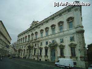 [P07] clădire în Roma » foto by marocanu21
 - 
<span class="allrVoted glyphicon glyphicon-heart hidden" id="av483143"></span>
<a class="m-l-10 hidden" id="sv483143" onclick="voting_Foto_DelVot(,483143,3406)" role="button">șterge vot <span class="glyphicon glyphicon-remove"></span></a>
<a id="v9483143" class=" c-red"  onclick="voting_Foto_SetVot(483143)" role="button"><span class="glyphicon glyphicon-heart-empty"></span> <b>LIKE</b> = Votează poza</a> <img class="hidden"  id="f483143W9" src="/imagini/loader.gif" border="0" /><span class="AjErrMes hidden" id="e483143ErM"></span>