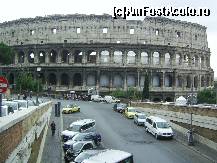 [P20] Roma - Colosseum şi străzile cu trafic intens din preajmă.  » foto by iulianic
 - 
<span class="allrVoted glyphicon glyphicon-heart hidden" id="av405661"></span>
<a class="m-l-10 hidden" id="sv405661" onclick="voting_Foto_DelVot(,405661,3406)" role="button">șterge vot <span class="glyphicon glyphicon-remove"></span></a>
<a id="v9405661" class=" c-red"  onclick="voting_Foto_SetVot(405661)" role="button"><span class="glyphicon glyphicon-heart-empty"></span> <b>LIKE</b> = Votează poza</a> <img class="hidden"  id="f405661W9" src="/imagini/loader.gif" border="0" /><span class="AjErrMes hidden" id="e405661ErM"></span>