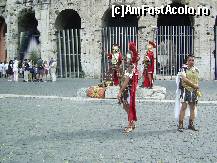 [P40] Roma - Lângă vestigiile antice, romani în costume de epocă.  » foto by iulianic
 - 
<span class="allrVoted glyphicon glyphicon-heart hidden" id="av405683"></span>
<a class="m-l-10 hidden" id="sv405683" onclick="voting_Foto_DelVot(,405683,3406)" role="button">șterge vot <span class="glyphicon glyphicon-remove"></span></a>
<a id="v9405683" class=" c-red"  onclick="voting_Foto_SetVot(405683)" role="button"><span class="glyphicon glyphicon-heart-empty"></span> <b>LIKE</b> = Votează poza</a> <img class="hidden"  id="f405683W9" src="/imagini/loader.gif" border="0" /><span class="AjErrMes hidden" id="e405683ErM"></span>