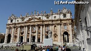 [P01] Bazilica Sf Petru, pe care am admirat-o în tihnă de la distanţă cât am stat la coadă pentru a intra » foto by iuliaen
 - 
<span class="allrVoted glyphicon glyphicon-heart hidden" id="av552849"></span>
<a class="m-l-10 hidden" id="sv552849" onclick="voting_Foto_DelVot(,552849,3406)" role="button">șterge vot <span class="glyphicon glyphicon-remove"></span></a>
<a id="v9552849" class=" c-red"  onclick="voting_Foto_SetVot(552849)" role="button"><span class="glyphicon glyphicon-heart-empty"></span> <b>LIKE</b> = Votează poza</a> <img class="hidden"  id="f552849W9" src="/imagini/loader.gif" border="0" /><span class="AjErrMes hidden" id="e552849ErM"></span>