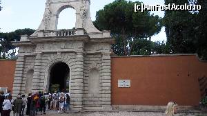 [P04] Intrarea pe Colina Palatina de pe Via san Gregorio.  » foto by ania
 - 
<span class="allrVoted glyphicon glyphicon-heart hidden" id="av600570"></span>
<a class="m-l-10 hidden" id="sv600570" onclick="voting_Foto_DelVot(,600570,3406)" role="button">șterge vot <span class="glyphicon glyphicon-remove"></span></a>
<a id="v9600570" class=" c-red"  onclick="voting_Foto_SetVot(600570)" role="button"><span class="glyphicon glyphicon-heart-empty"></span> <b>LIKE</b> = Votează poza</a> <img class="hidden"  id="f600570W9" src="/imagini/loader.gif" border="0" /><span class="AjErrMes hidden" id="e600570ErM"></span>